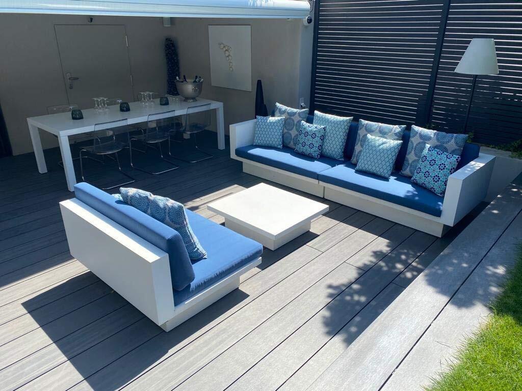 Outdoor lounge by the pool – view 2